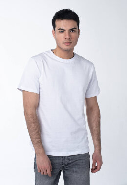Белая мужская футболка